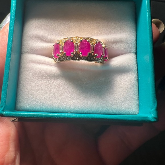 Brand new EFFY 14 K gold 5 ruby and diamond ring - Picture 10 of 11